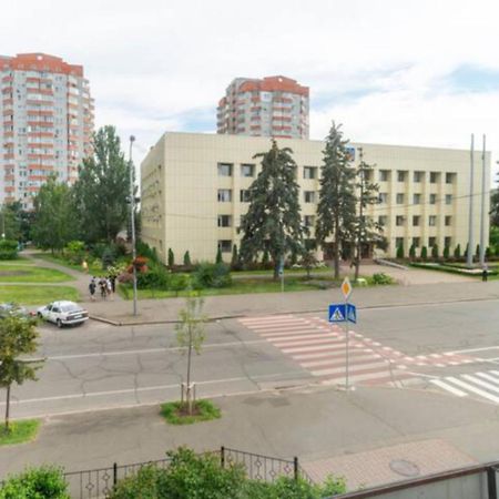 Затишна 2К Квартира З Усім Необхідним Для Життя Поряд З Метро Дарниця Kiev Exterior foto